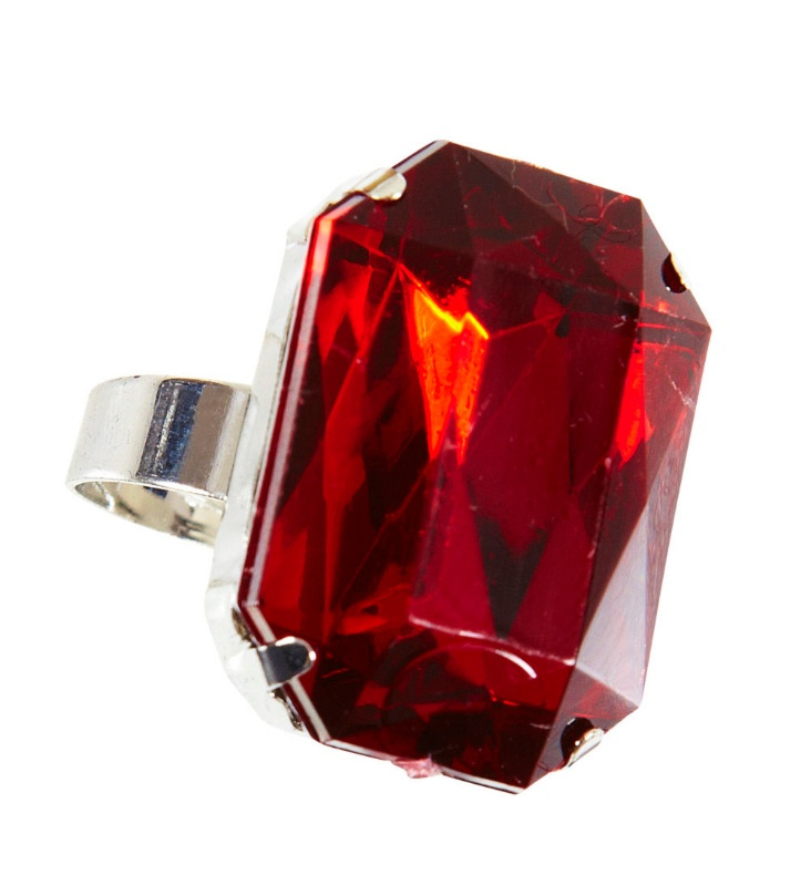 Anillo con Gema roja