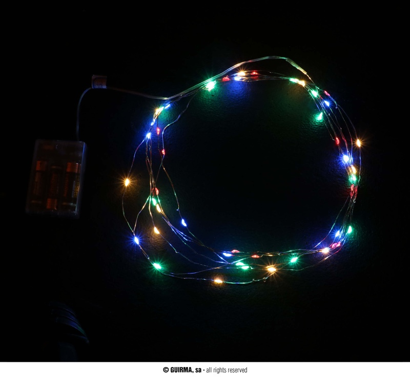 50 LEDS hilo 5 mtrs. multicolor a pilas