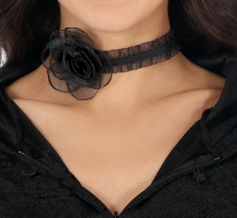 Gargantilla con rosa negra