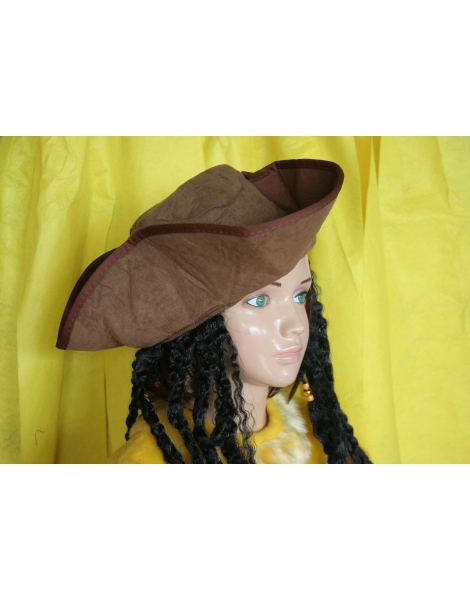 SOMBRERO MARRÓN PIRATA CON PELUCA