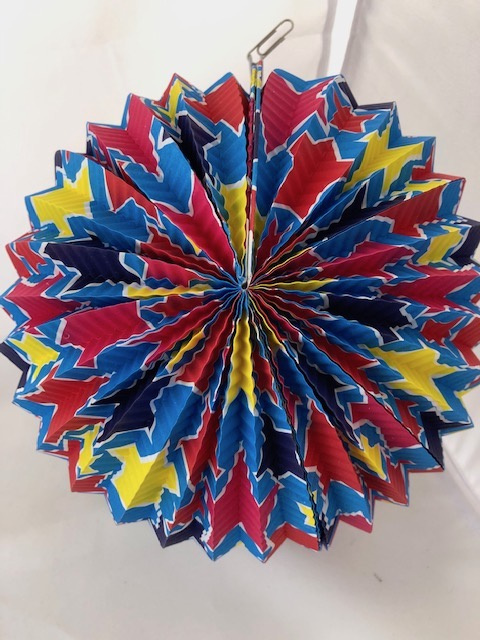 Farolillo esférico estrellas color 26cms